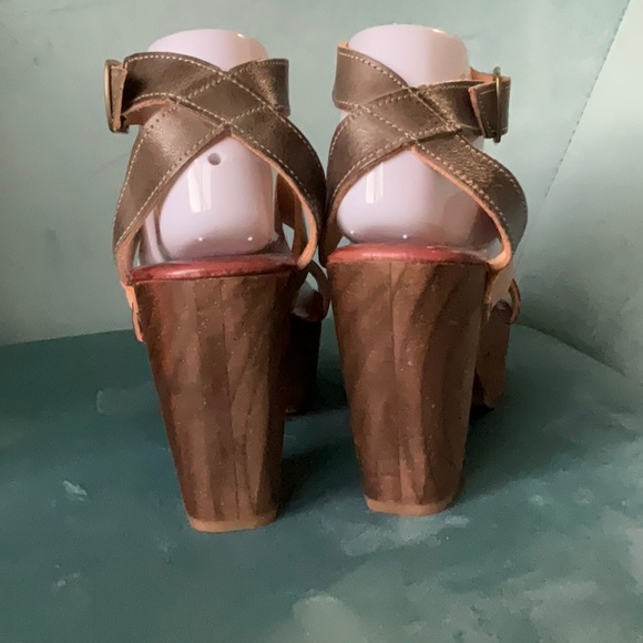 Bedstu Sophie Platform Sandals - Picture 6 of 7